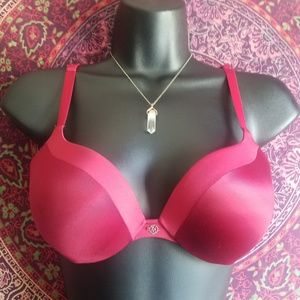 Victoria's Secret Push up Bra size 34 B